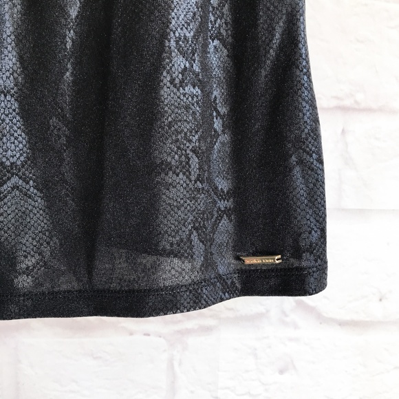 Calvin Klein Python Print Sleeveless blouse - Picture 3 of 6